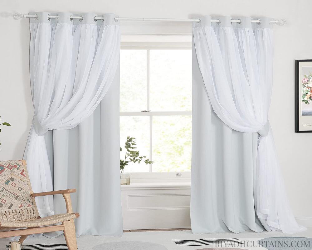Read more about the article Transforming Your Office Space with Curtains: Boost Productivity and Style